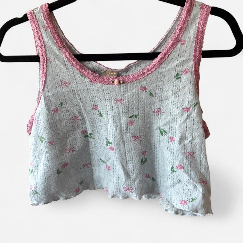 Messy Bun just Chillin Baby Blue & pink rosette crop tank w/ lace trim Sz Lg